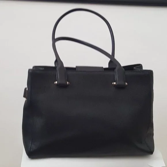 Women's Coach Leather Tote Handbag Purse Color Black! Like New H- 9” W- 13” D-5” - Picture 2 of 13